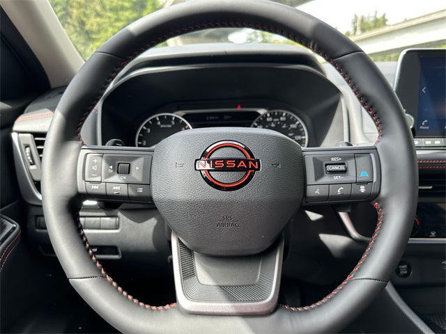 Vehicle image 15 of 21