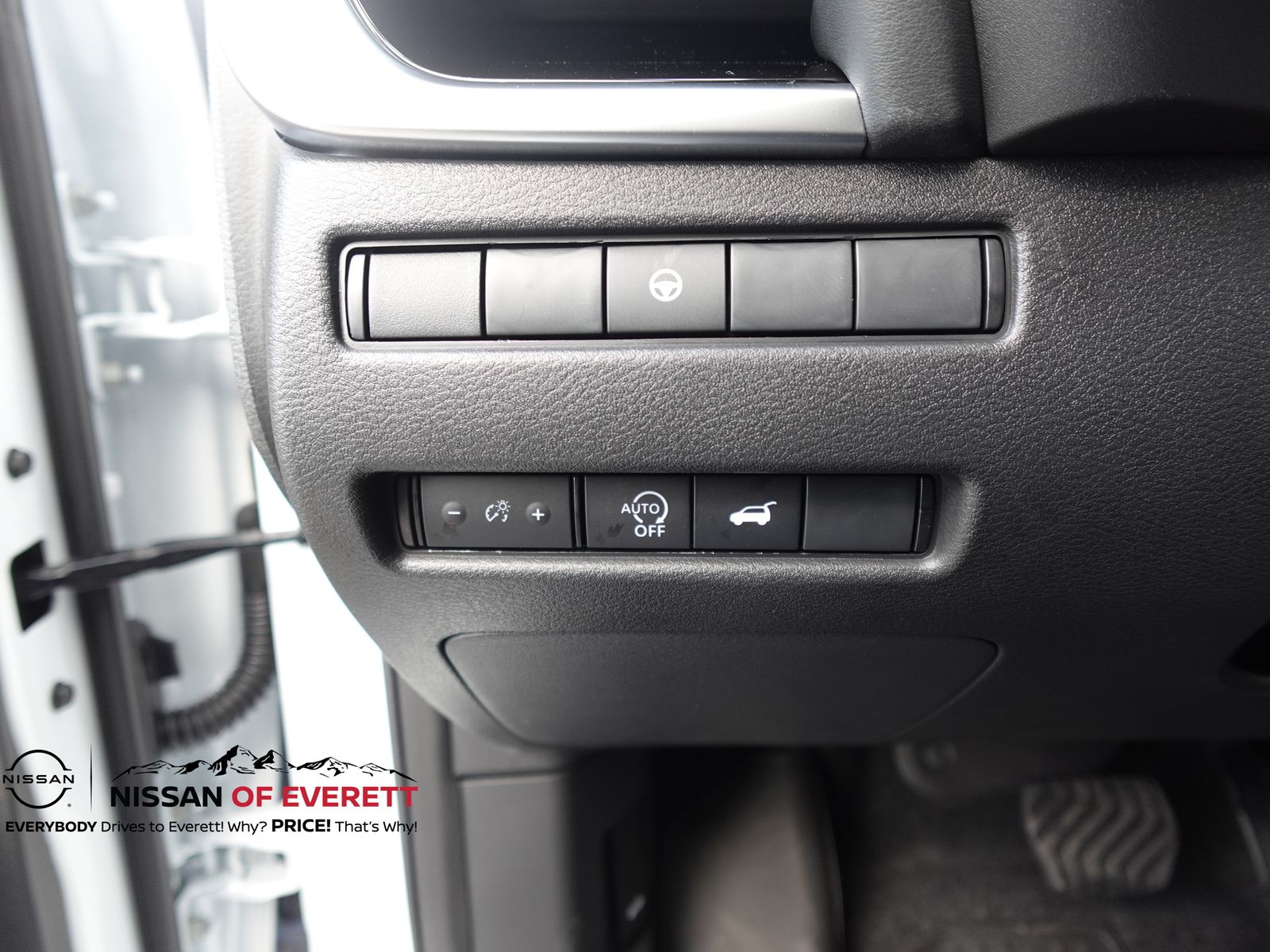 Vehicle image 17 of 23