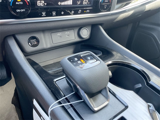 Vehicle image 26 of 31