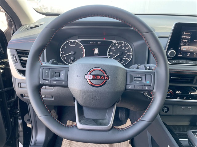 Vehicle image 21 of 31
