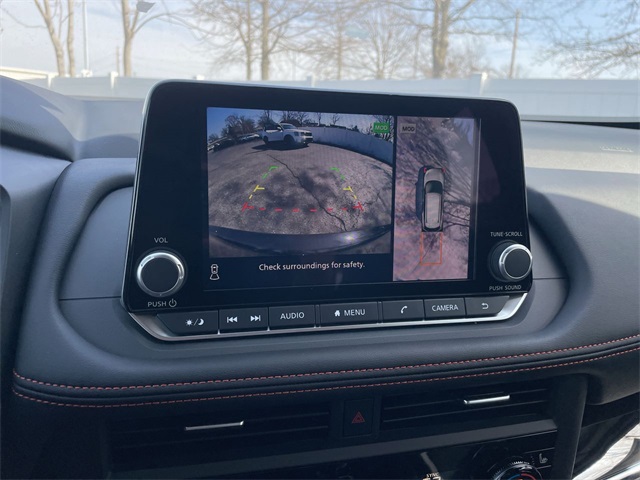 Vehicle image 24 of 31