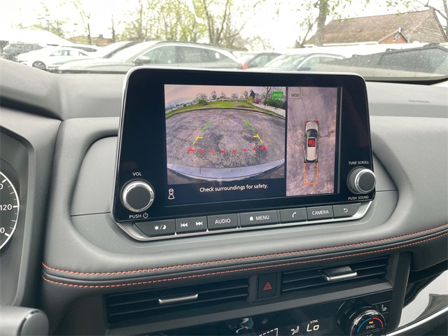Vehicle image 24 of 31