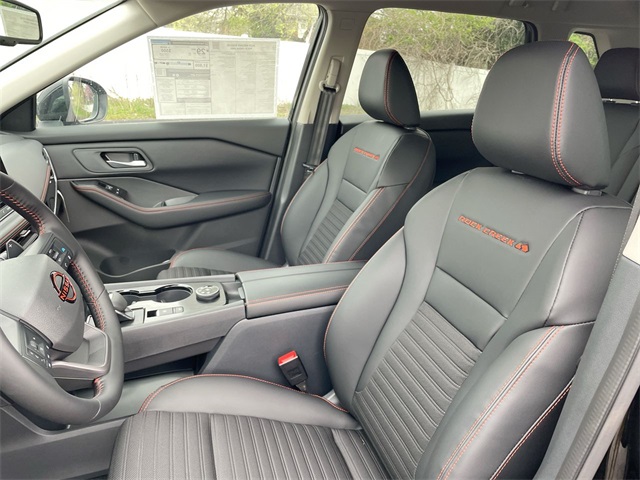 Vehicle image 18 of 31
