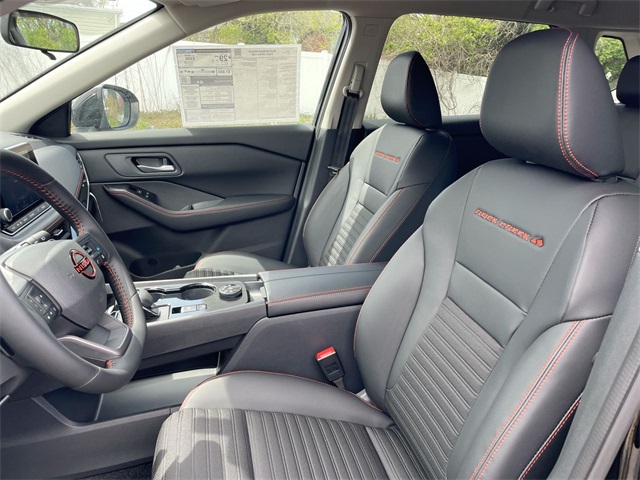 Vehicle image 18 of 31