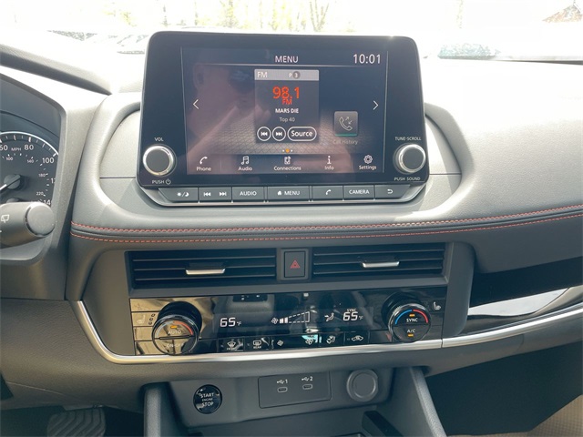 Vehicle image 27 of 31