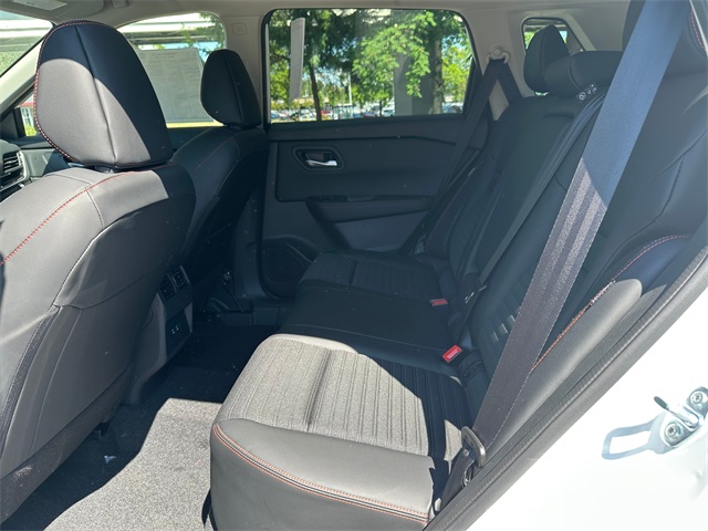 Vehicle image 10 of 22