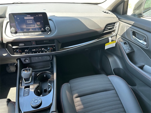 Vehicle image 13 of 22
