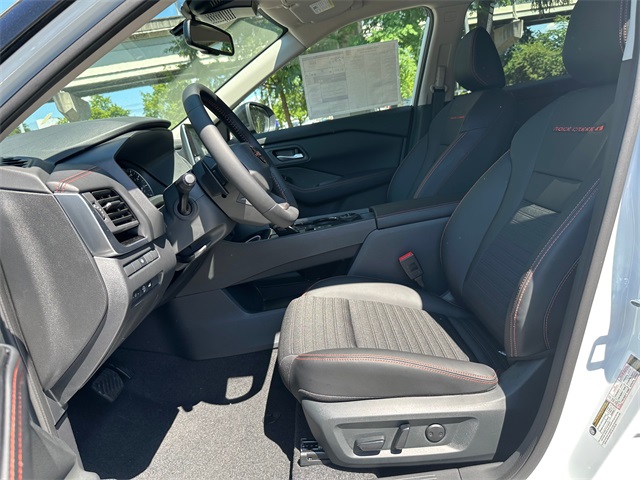 Vehicle image 14 of 22