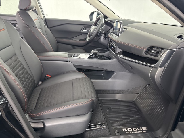 Vehicle image 23 of 27