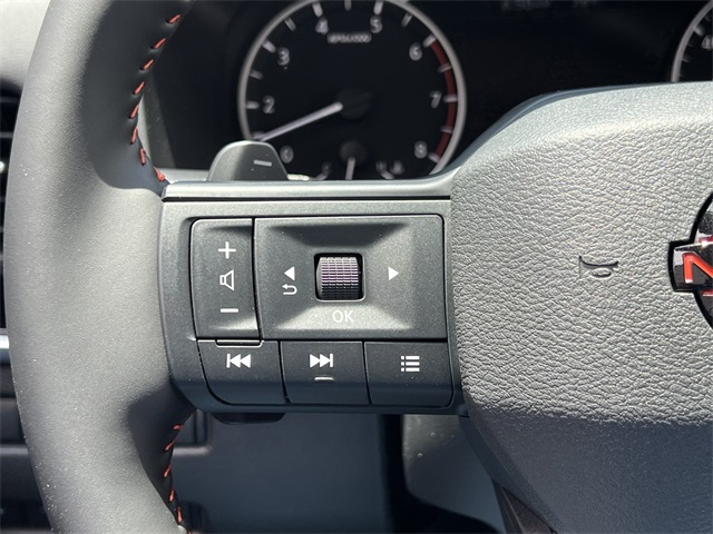 Vehicle image 13 of 28