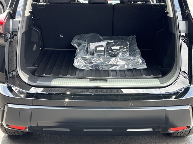 Vehicle image 9 of 28