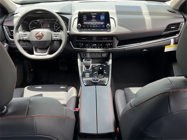 Vehicle image 22 of 28