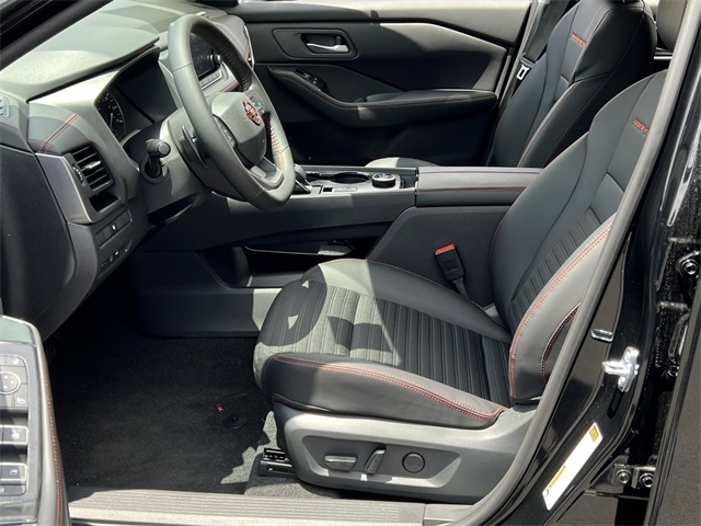 Vehicle image 20 of 28