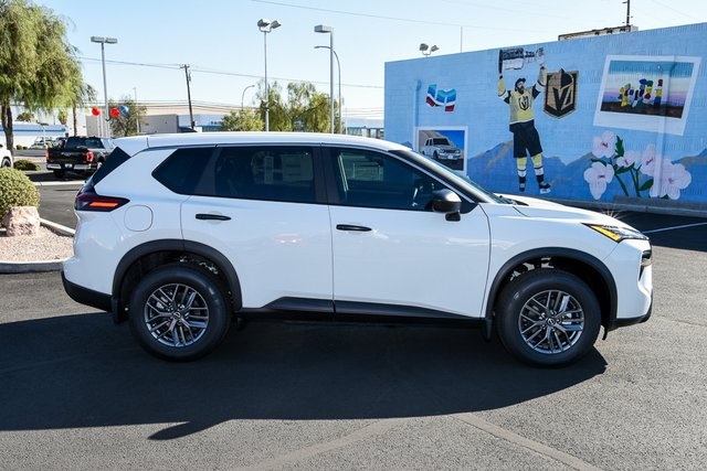 Vehicle image 11 of 44