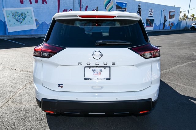 Vehicle image 13 of 44