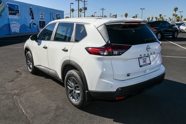 Vehicle image 14 of 44