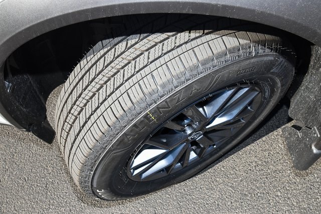 Vehicle image 16 of 44