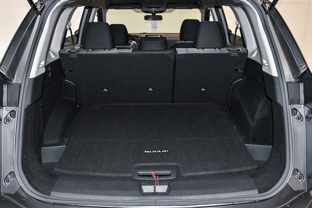 Vehicle image 26 of 44