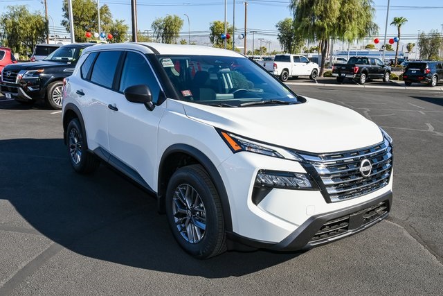Vehicle image 10 of 44