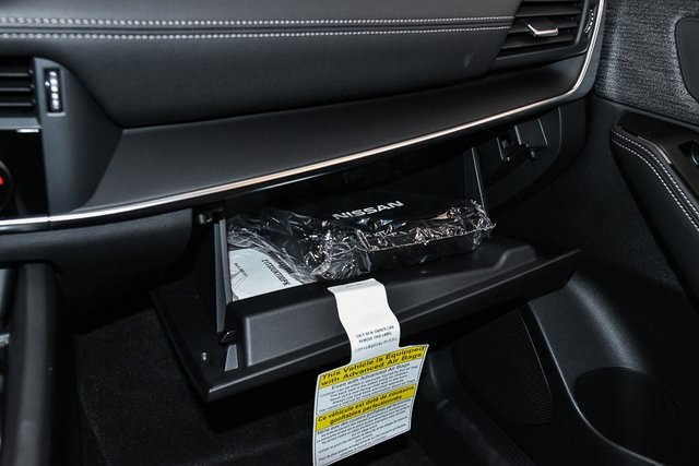 Vehicle image 43 of 44