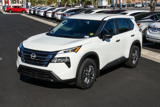 Vehicle image 4 of 44