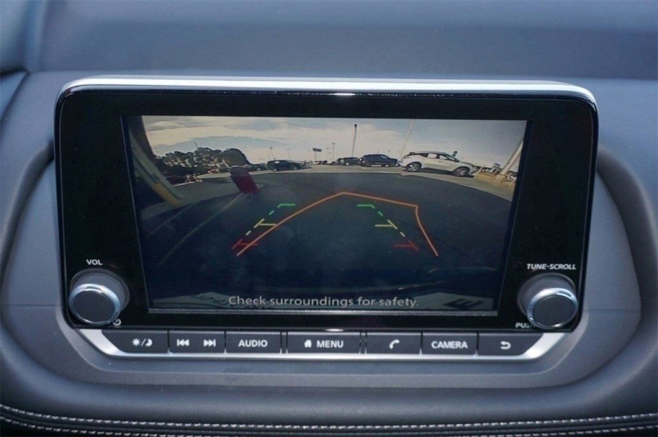 Vehicle image 14 of 51