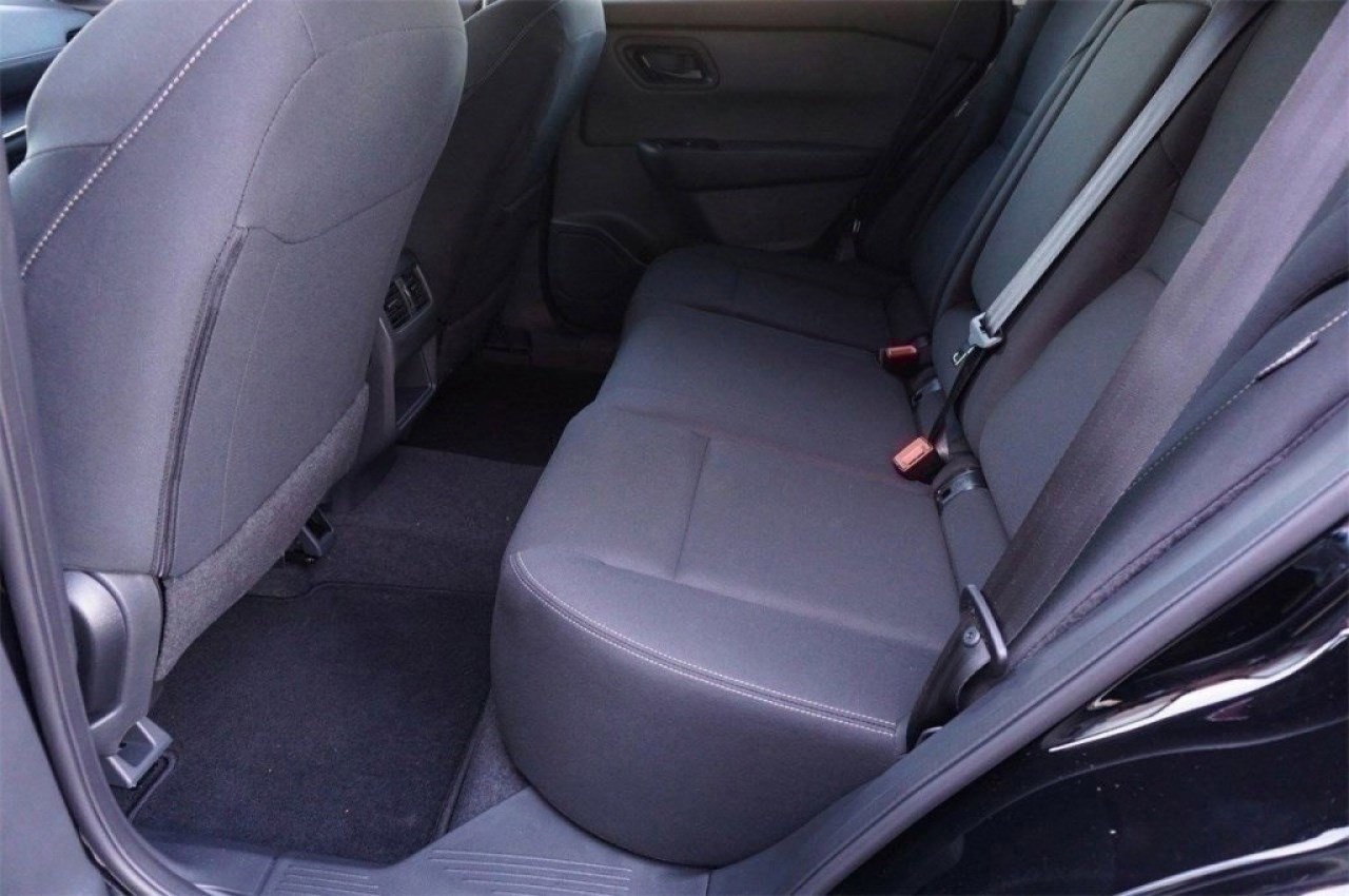 Vehicle image 9 of 51