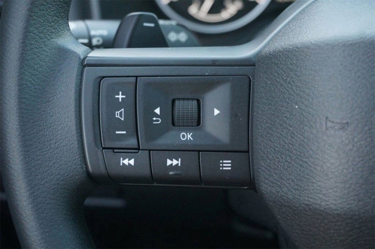 Vehicle image 43 of 51