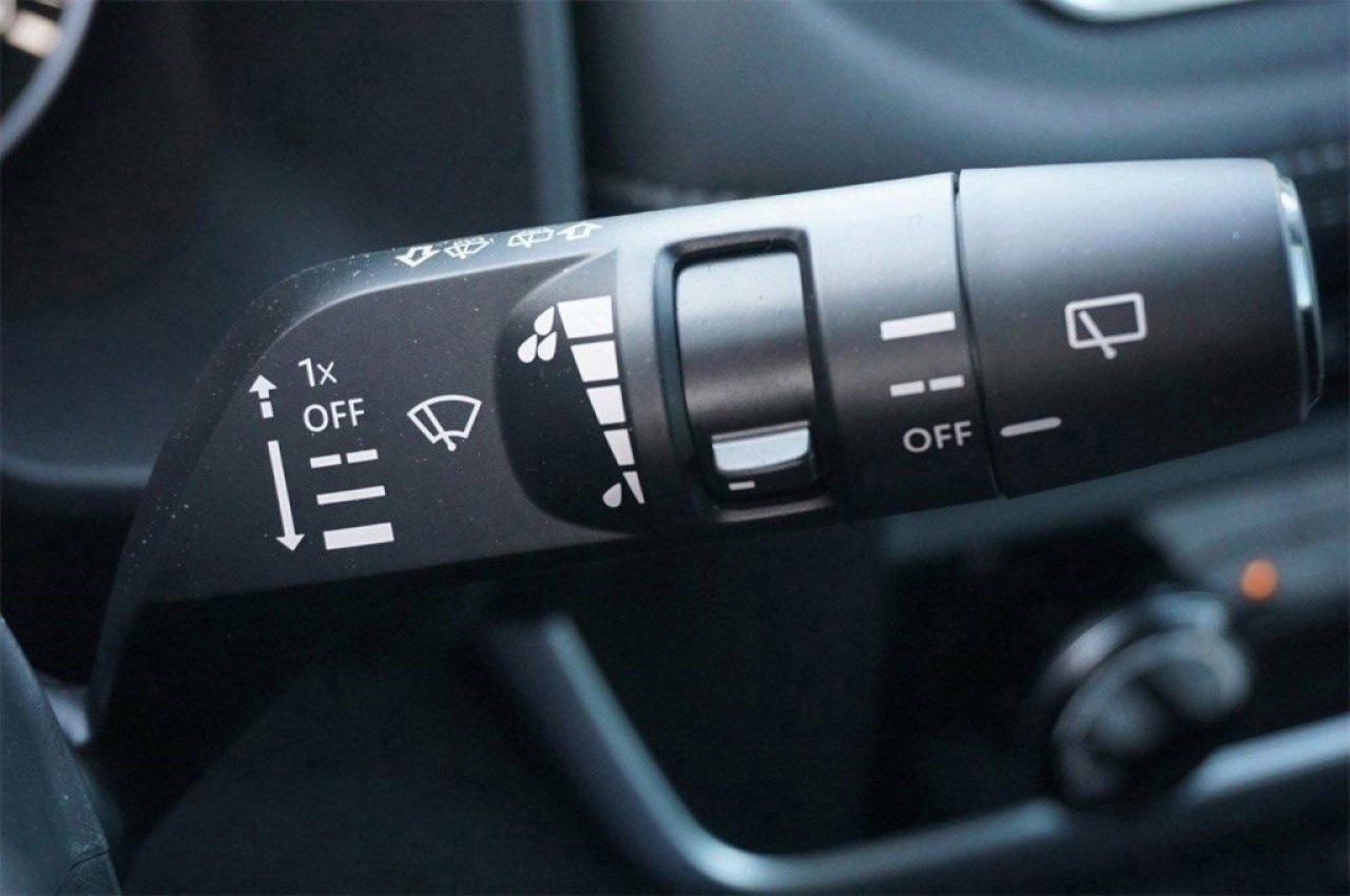 Vehicle image 36 of 51