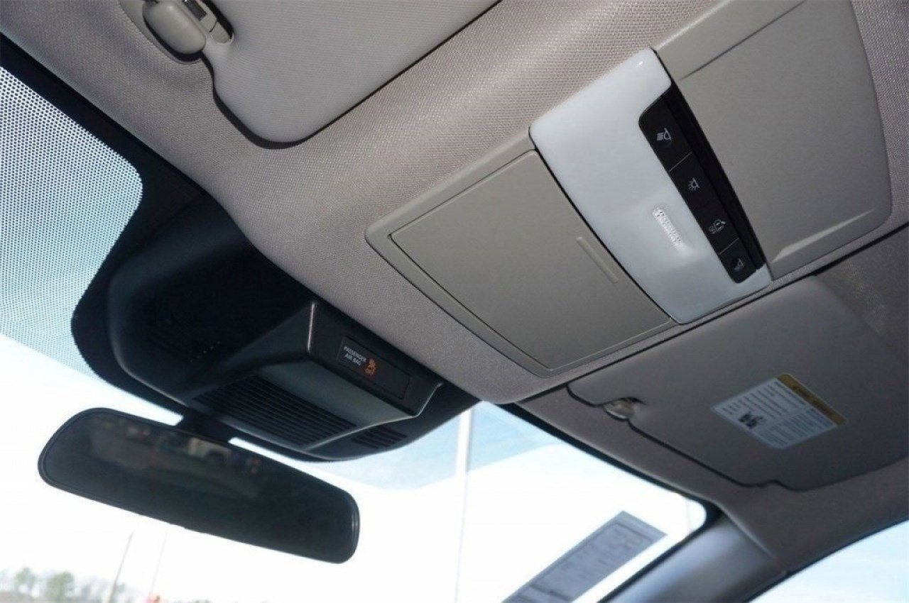 Vehicle image 49 of 51