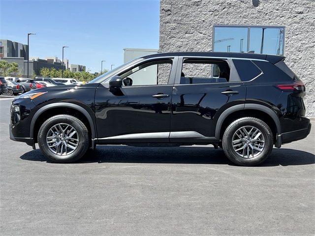 Vehicle image 8 of 28
