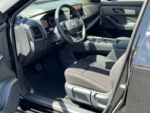 Vehicle image 11 of 28
