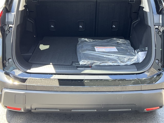 Vehicle image 9 of 28
