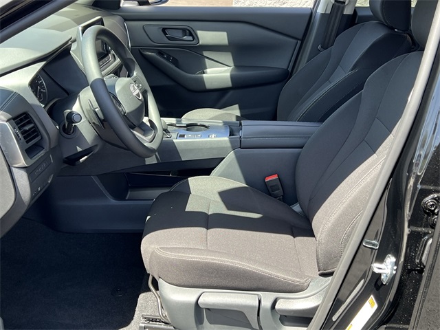 Vehicle image 20 of 28