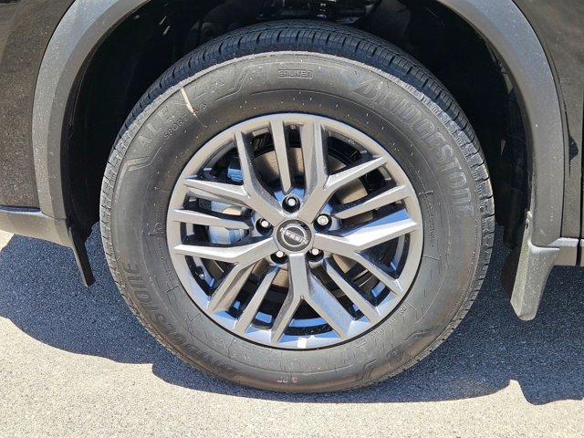 Vehicle image 4 of 7