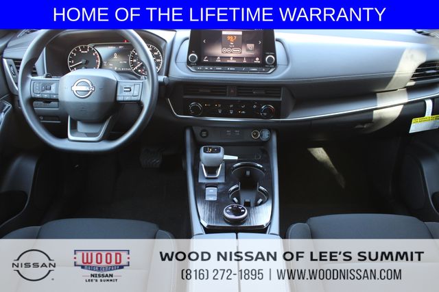 Vehicle image 10 of 32