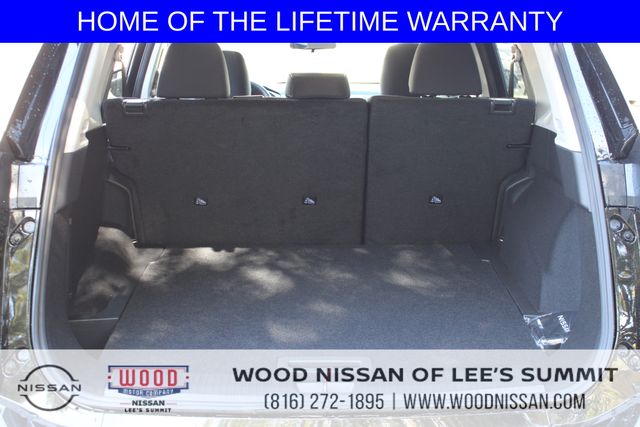 Vehicle image 17 of 32