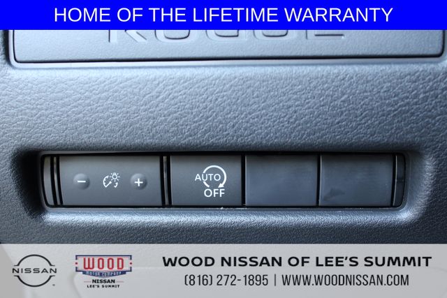 Vehicle image 18 of 32