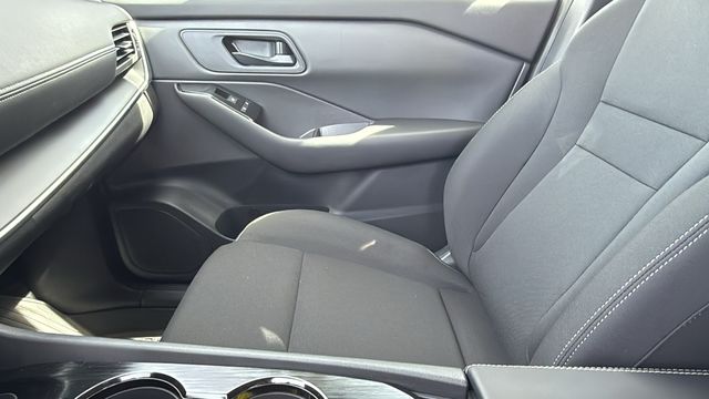 Vehicle image 12 of 30