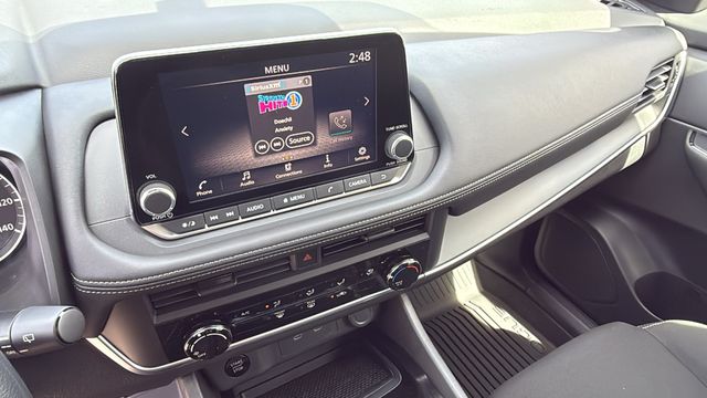 Vehicle image 15 of 30