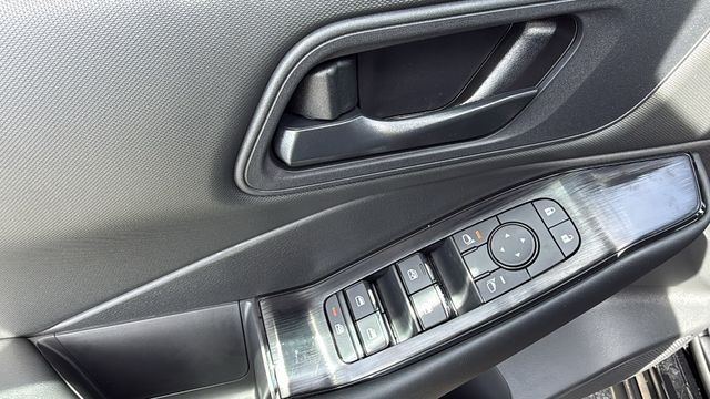 Vehicle image 22 of 30