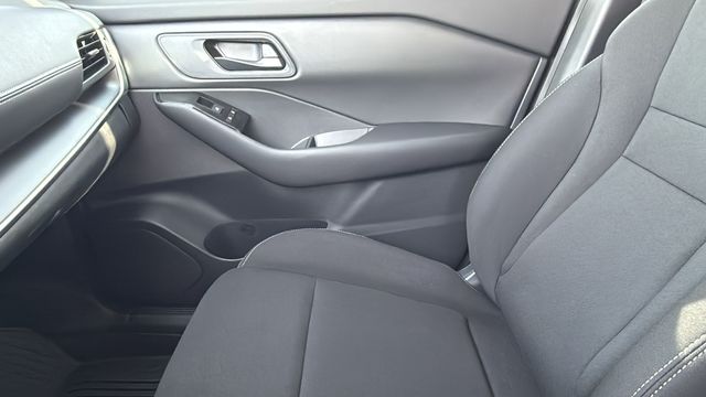 Vehicle image 12 of 30