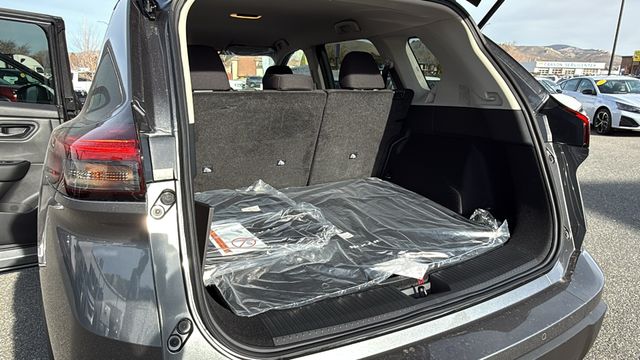 Vehicle image 27 of 30