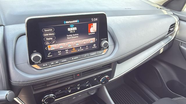 Vehicle image 15 of 30