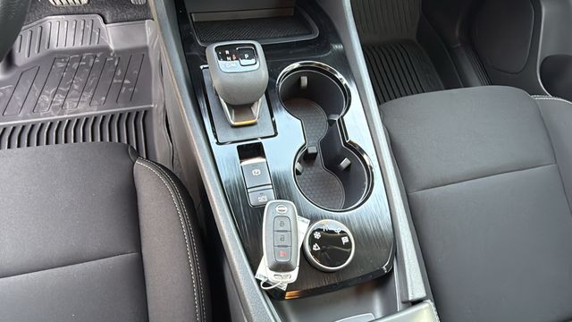 Vehicle image 13 of 30
