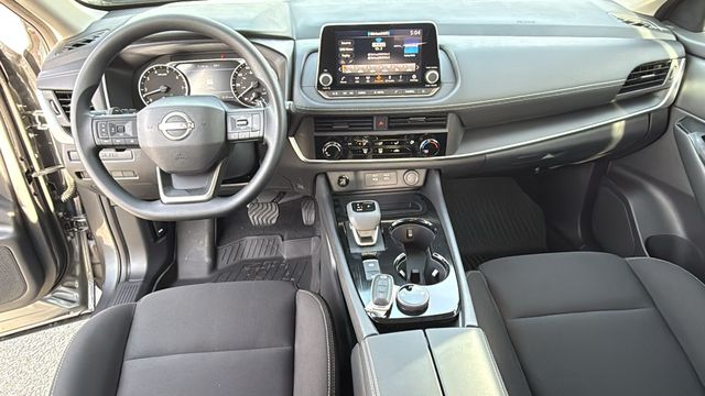 Vehicle image 26 of 30