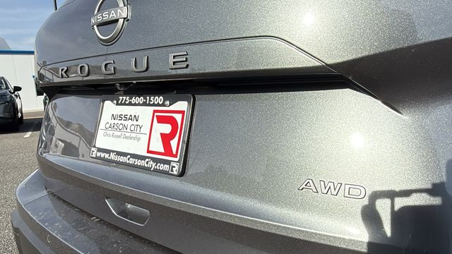 Vehicle image 28 of 30