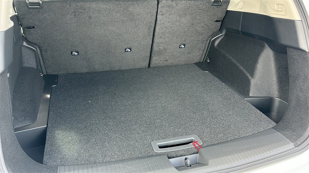 Vehicle image 27 of 30