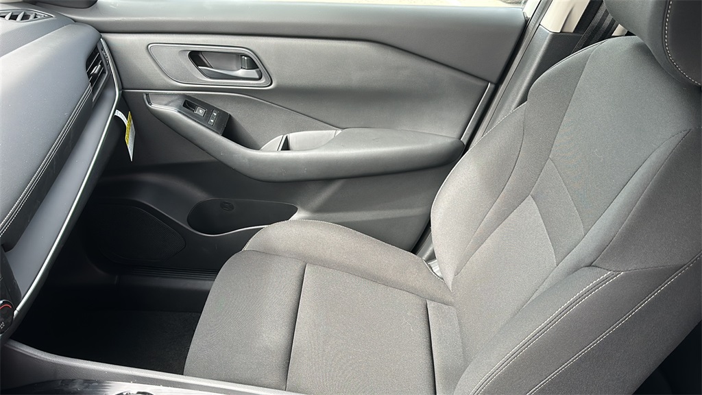 Vehicle image 12 of 30