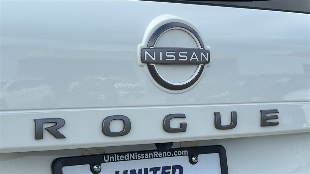 Vehicle image 28 of 30